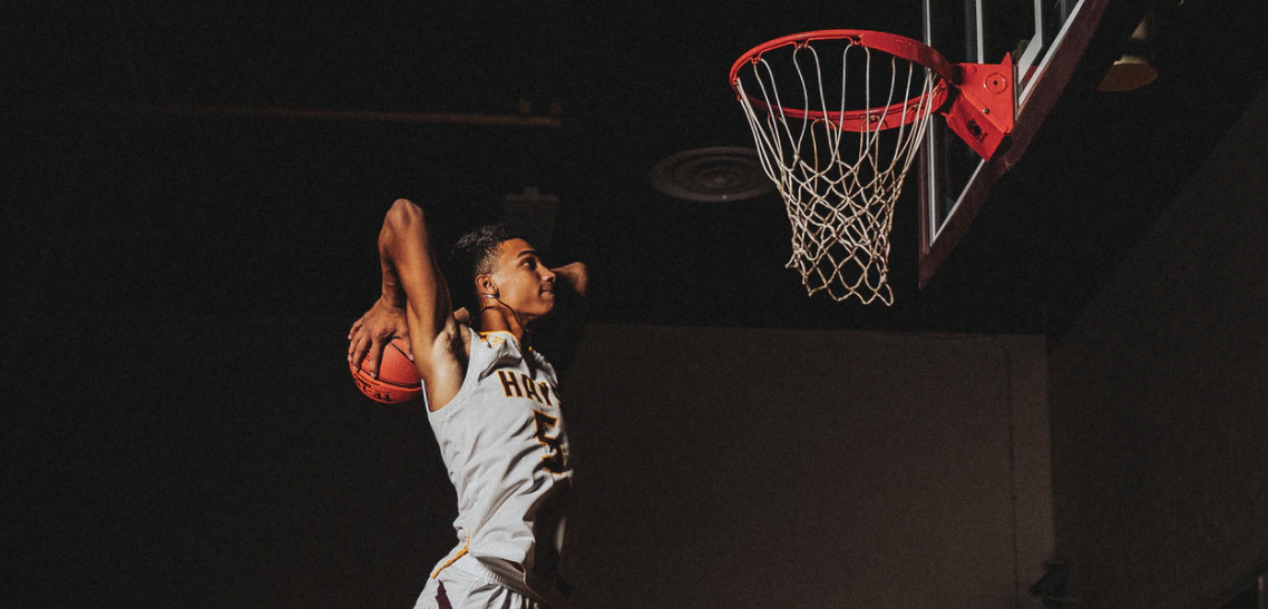 dunk basketball